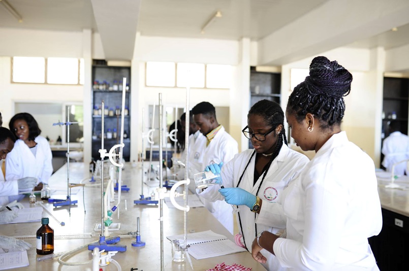 Students and laboratories at the School of Pharmacy, Central University